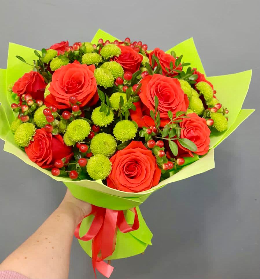 Букет цветов из: Хризантемы и Розы в Юровка