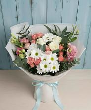 Букет цветов из:  Розы, Лизиантусы и Хризантемы в Юровка