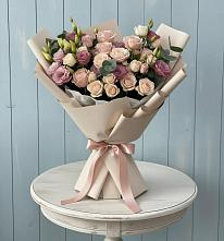 Букет цветов из:  Розы и Лизиантусы в Юровка