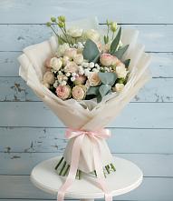 Букет цветов из:  Розы и Лизиантусы в Юровка