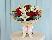 Букет цветов из:  Лилии и Розы в Юровка