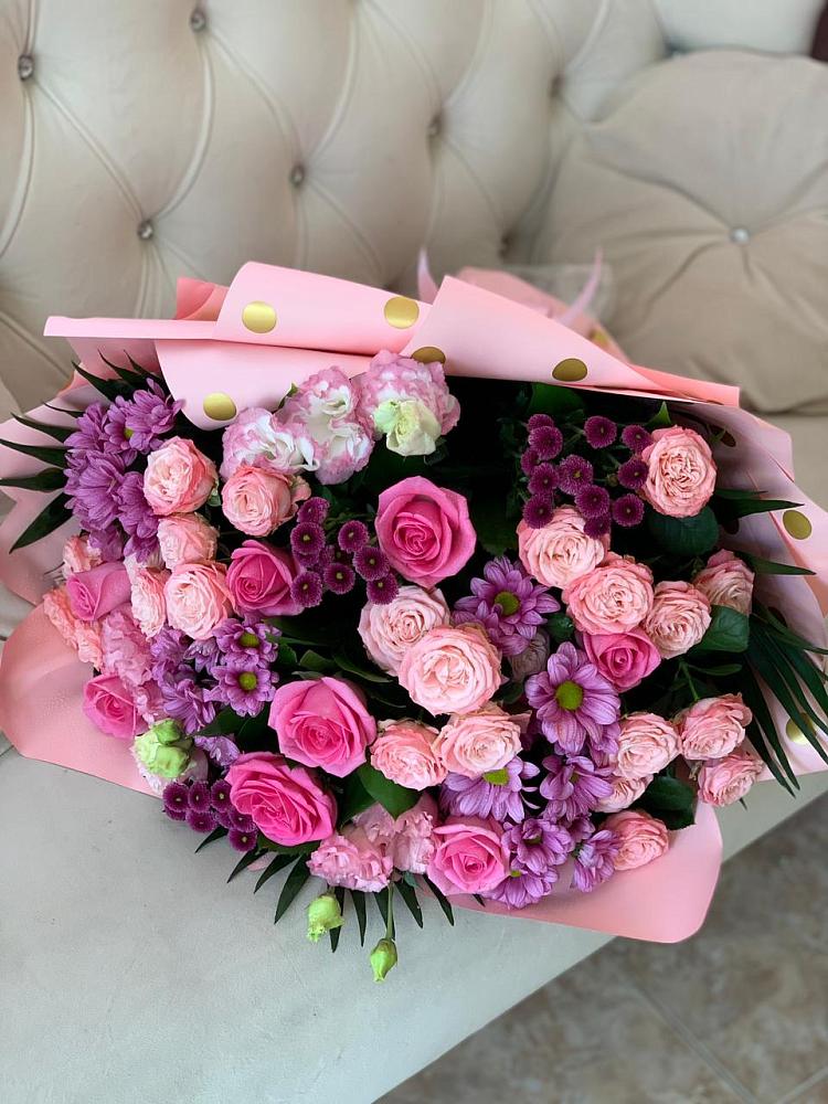 Букет цветов из: Хризантемы, Розы и Лизиантусы в Юровка