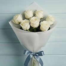 Букет 7 Белых роз Эдлесс Лав в Юровка