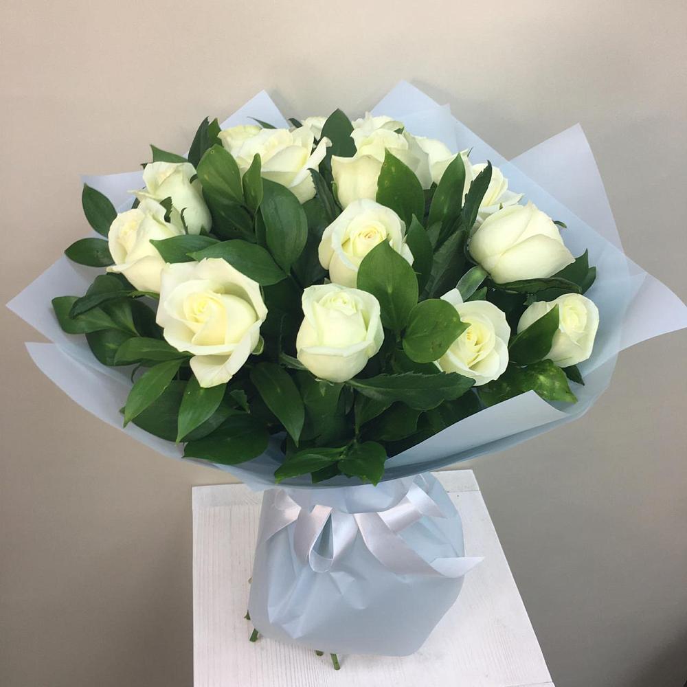 Букет 15 Белых роз Проуд в Юровка