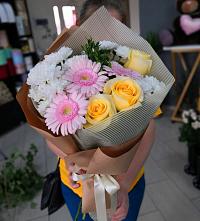 Букет цветов из:  Герберы, Розы и Хризантемы в Юровка