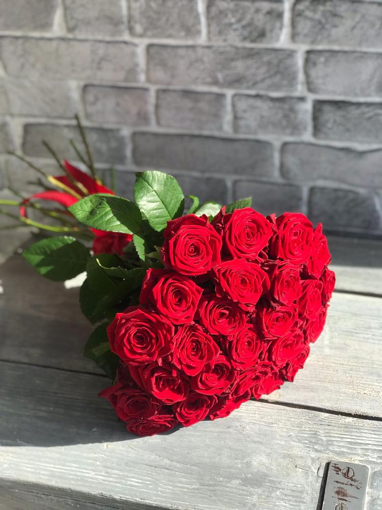 Букет Красные розы Фридом в Юровка