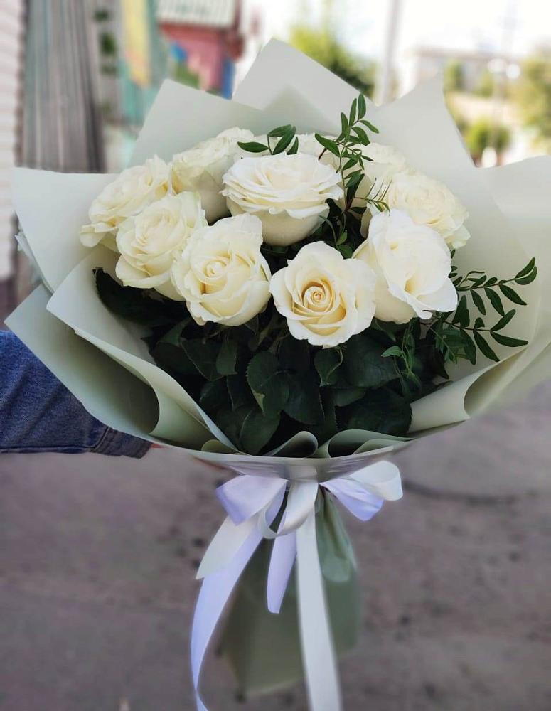 Букет Белые розы Проуд в Юровка