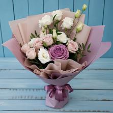 Букет цветов из:  Розы и Лизиантусы в Юровка