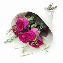 Букет цветов из:  Розы в Юровка
