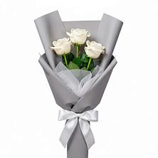 Букет 3 белые розы в Юровка