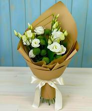 Букет цветов из:  Хризантемы и Лизиантусы в Юровка