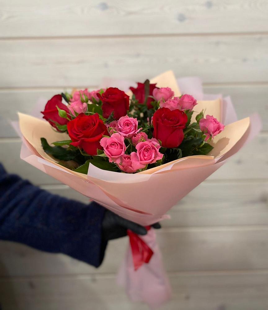 Букет цветов из: Розы в Юровка