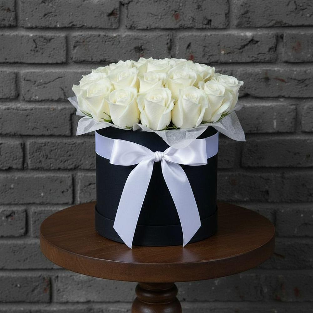 Цветочная композиция из Розы в шляпной коробке в Юровка