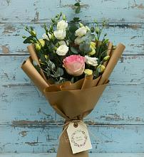 Букет цветов из:  Розы и Лизиантусы в Юровка