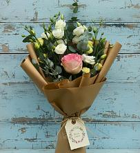 Букет цветов из:  Розы и Лизиантусы в Юровка