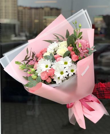 Букет цветов из: Розы, Лизиантусы и Хризантемы в Юровка