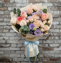 Букет цветов из:  Розы, Лизиантусы и Гвоздики в Юровка