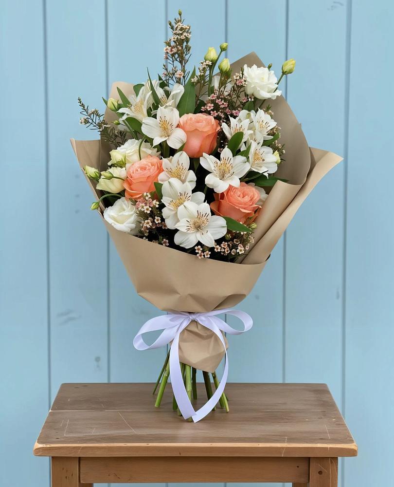 Букет цветов из: Альстромерии, Лизиантусы, Розы и Хризантемы в Юровка