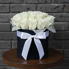 Цветочная композиция из Розы в шляпной коробке в Юровка